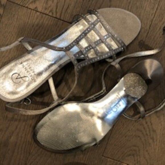 Adrianna Papell  3" Hi Heel Sandals w Rhinestone Pewter Silver Sz 9.5M NWOT - Picture 3 of 4